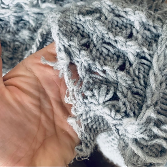 ZARA gray textured tassel collar crewneck sweater - Picture 4 of 5